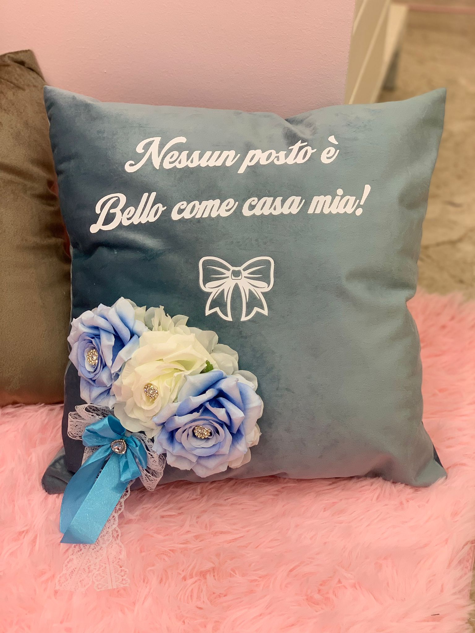 Cuscino in velluto con scritta